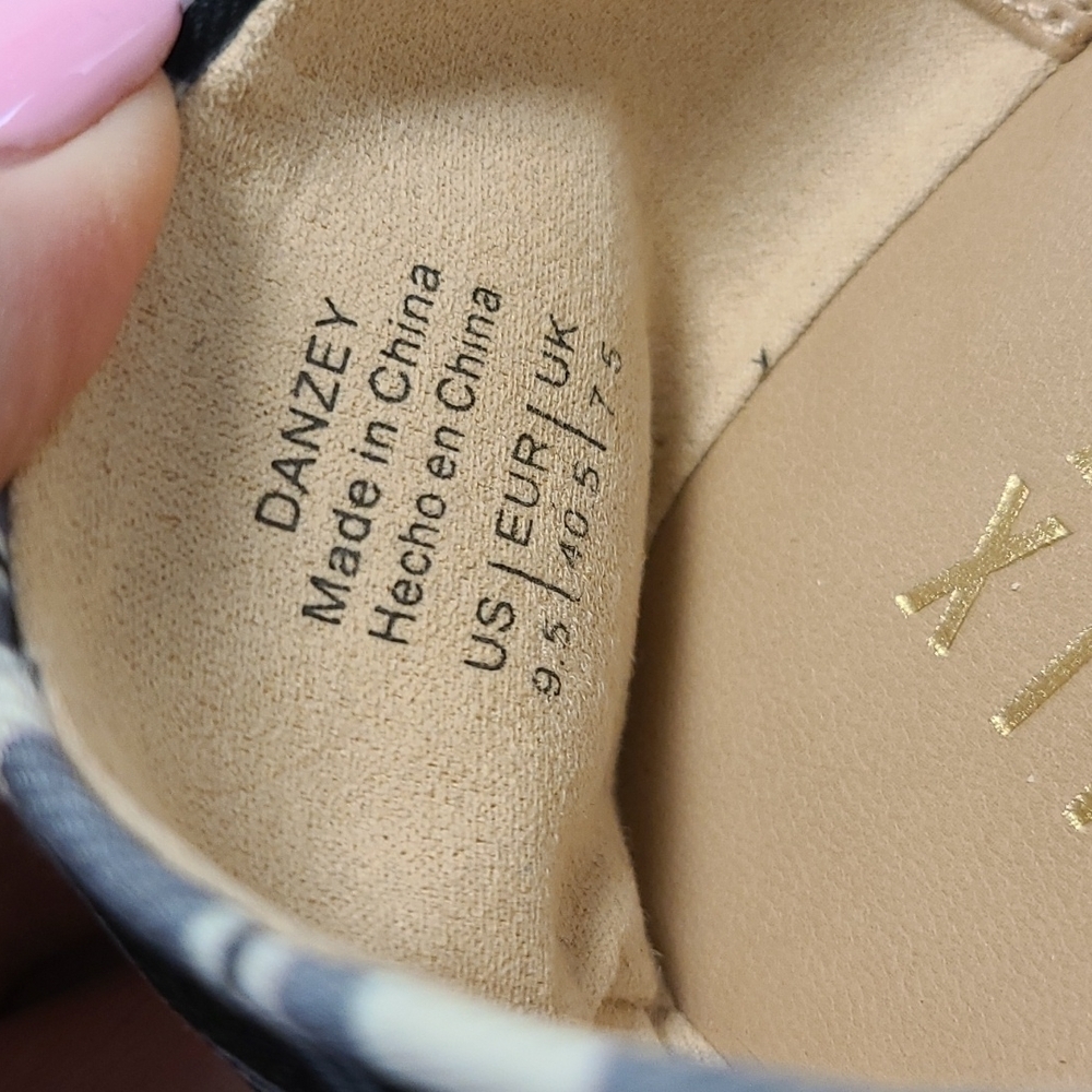 MIX NO. 6 Ballet flats, black white plaid, pink blue flowers. 9.5 EUC - Picture 12 of 15